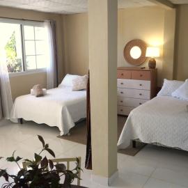 Zenda Loft, garden view, close to the beach, Hotel in Santa Catalina