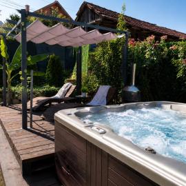 Vasilija Apartment - Cozy, quiet with terrace & spa near Novi Sad, Sremski Karlovci, hotel in Sremski Karlovci