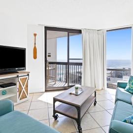 Beautiful Condo Multiple on-site pools w hot tub & splash pad