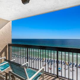 14th Floor Welcoming Condo On-site restaurant Multiple pools w splash pad