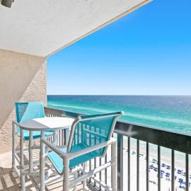 Beach-chic 18th floor condo w gulf-front views Indoor & outdoor pool on-site, hótel í Destin
