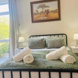 Serene Air-Conditioned Flatlet in Central Wellington, hotel in Wellington