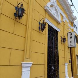 Hotel America, хотел в Виктория