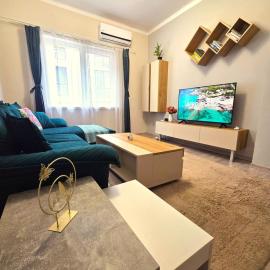 The Heart Of Sofia Apartament Steps from NDK, отель в Софии