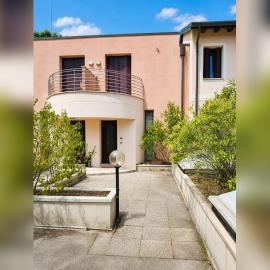 Il Nido 2 - Casa indipendente in posizione strategica con parcheggio, hotel en Treviso
