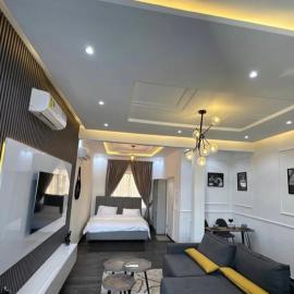 Tetteh Luxury Apartments and Suites – hotel w mieście Otinshi
