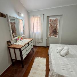 Casa en el Centro, con Cochera, Dos habitaciones