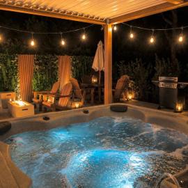 Boho Bliss - Reset & Recharge Wellness House: Naples şehrinde bir otel