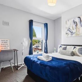 Cosy Home with free parking and Self Check in, viešbutis mieste Bescot