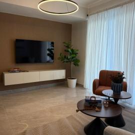 Modern Apartment Close to Everything, Pool and Gym