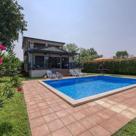 Villa Kristina with Pool - Happy Rentals