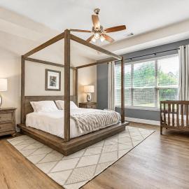 New! Charming Woodlands 4BR 3BA One Story Retreat, hotel sa Tomball