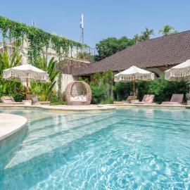 Viesnīca Maison Boheme Modern Apartment & Villa with Pool in Sanur pilsētā Sanūra