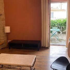Charmant duplex 8 couchages 75 m2, terrasse 12 m2 dans village typique héraultais, hotel a Tourbes