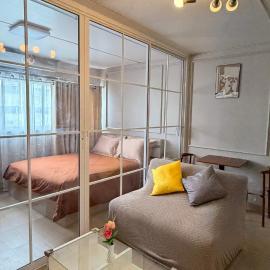 MoonSmile 2Bedroom Impact Arena Donmueang Free Wifi, hotel in Ban Song Hong