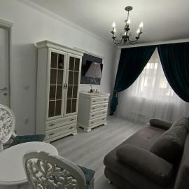 New 1-bedroom apartment, quiet location, hotel a Lunca Cetăţuii
