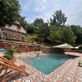 The Rare One's Mukteshwar - Resort & Cafe, hotel en Mukteshwar