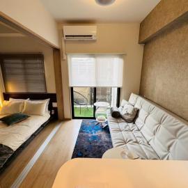 LuxurySweet 博多駅南41 博多駅車で5分 新築 条件付きペット宿泊可, hotell sihtkohas Fukuoka