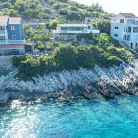 House Ana by Villas Guide, ξενοδοχείο σε Blato