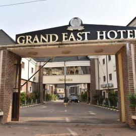 Grand East Hotel, hotel i Awka