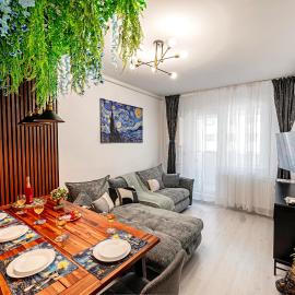 Beautiful Dining Area Full Kitchen Free Parking AC Bathtub