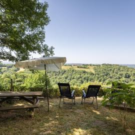 Maison En Pierres Proche Agnac, hotel em Firmi