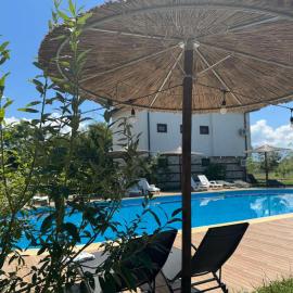Стаи за гости в село Любовище, hotel en Melnik