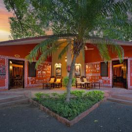 Palash Kothi By Jungle Camps India, hotel in Umariā