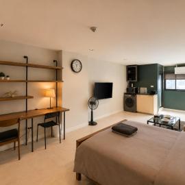 Central 1BR 50sqm Walk to BTS & Night Market