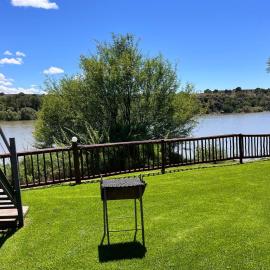 Chargo River Lodge, hotel din Colesberg