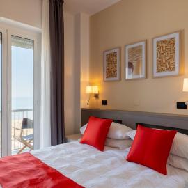 Hotel Continental، فندق في سينِغاليا