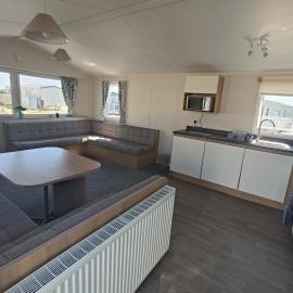 cozy 2 bedroom caravan golden sands
