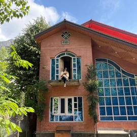 Urban Den Hostel, hotel v destinácii Srinagar