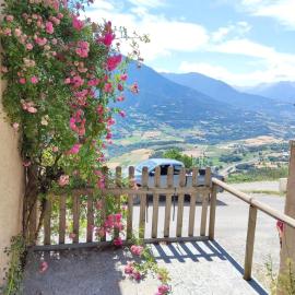 Appartement Le Lys Martagon, hotel in Chateauroux-les-Alpes