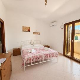 L'ALLOGGIO DEL SOLE APARTMENTS - elegant and welcoming residence with independent apartments, shared patio and parking area, near the beach and train station with hourly trains to Rome - Lido delle Sirene, Anzio