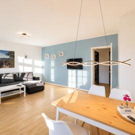 Urlaubsmagie - Ferienwohnung Himmelblau - Balkon, Gemeinschaftsgarten, Sauna und saisonaler Pool - HW2B