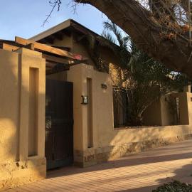 BERDINA habitación premium suite con patio de uvas,hidromasaje,kitchenette y cochera en un callejon privado del casco historico de Chacras de Coria, hotel in Ciudad Lujan de Cuyo