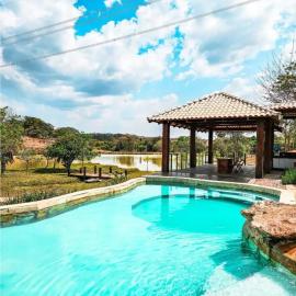 Chalé/Loft com hidromassagem defronte Lagoa na Serra do Cipó, hotel in Jaboticatubas