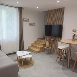 Petit Cocoon T2 en pleine Nature, au Calme、Samognatのホテル
