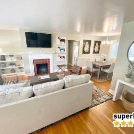 Charming 2 BR 1 BA with outdoor patio and grill close to downtown, hotel in Lexington
