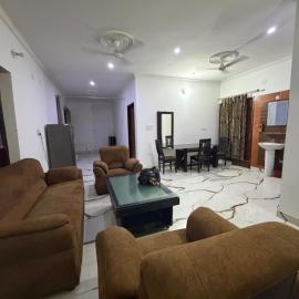 Home stays near railway station and airport