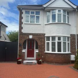 Executive Home Near Cheshire Oaks & Chester