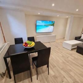 Ferienwohnung Atlantis &bull Modern & hochwertig &bull Glasfaser-WLAN &bull Hunde willkommen &bull Schlei & Ostsee, hotel in Stoltebüll