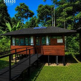Dorado Lodge, khách sạn ở Manú
