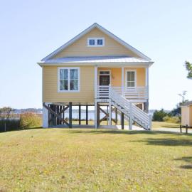 3BR Waterfront Home Fishing Boating Views, hotel a Sealevel