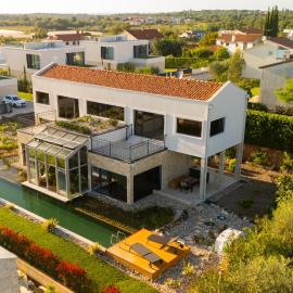Luxury Boutique Villa with Natural Pool, Istra Madre – hotel w mieście Kukci