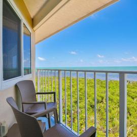 Keys Escape Oceanfront Resort Condo Sleeps 6, hotell sihtkohas Tavernier