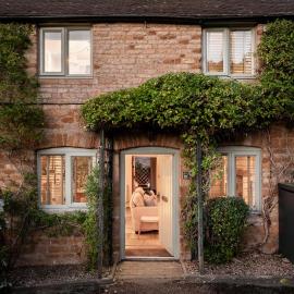 Charlotte's Cottage, a Charming Cotswolds Getaway