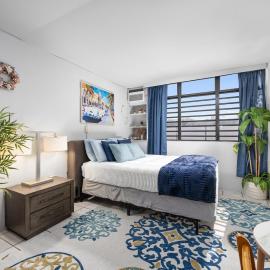Steps to Isla Verde Beach Pool Cozy Studio