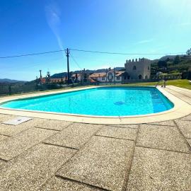 Casas da Loureira, hotel in Gondarém